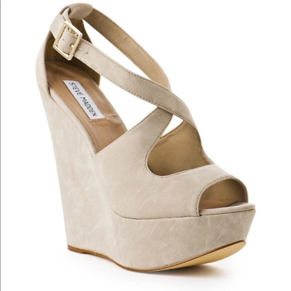Steve Madden Cream/Tan wedges Xternal